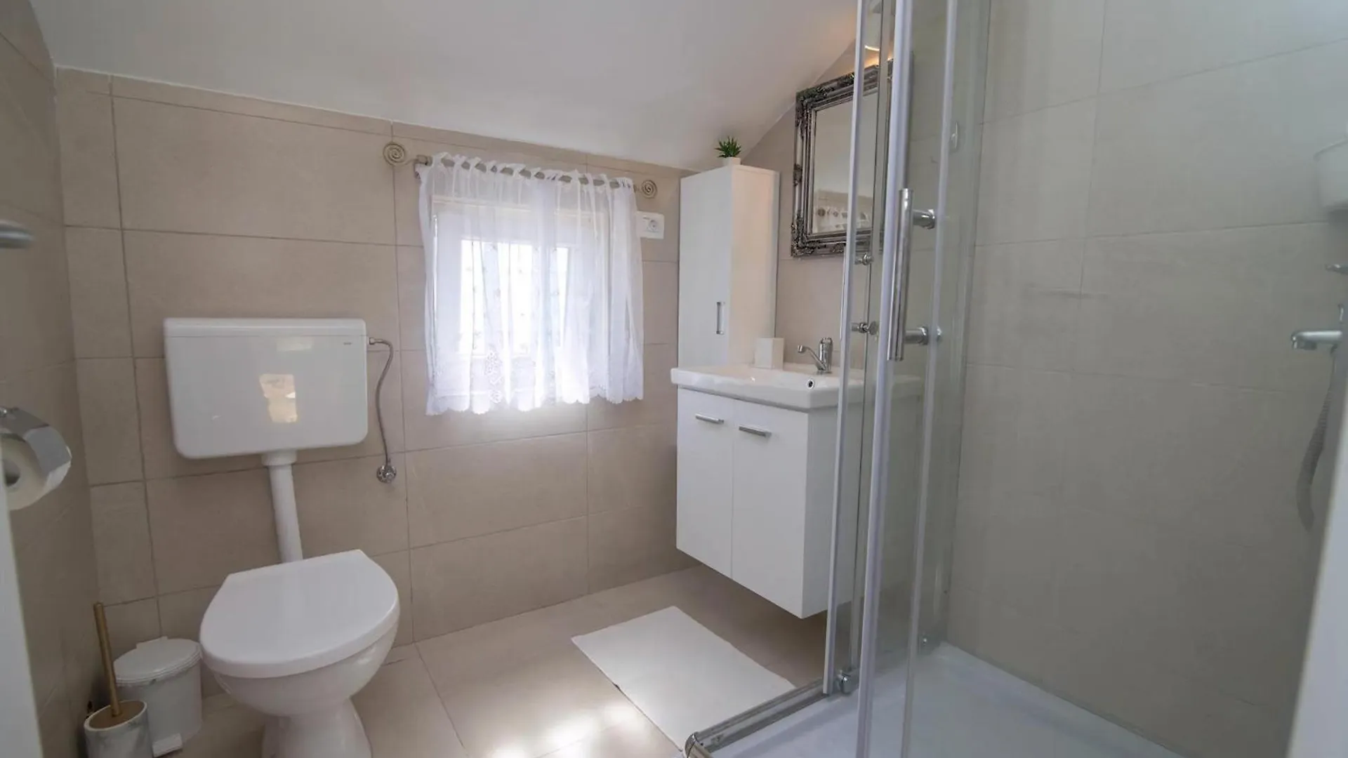 Apartment Tia Appartement Mit Meerblick Veli Losinj Croatia
