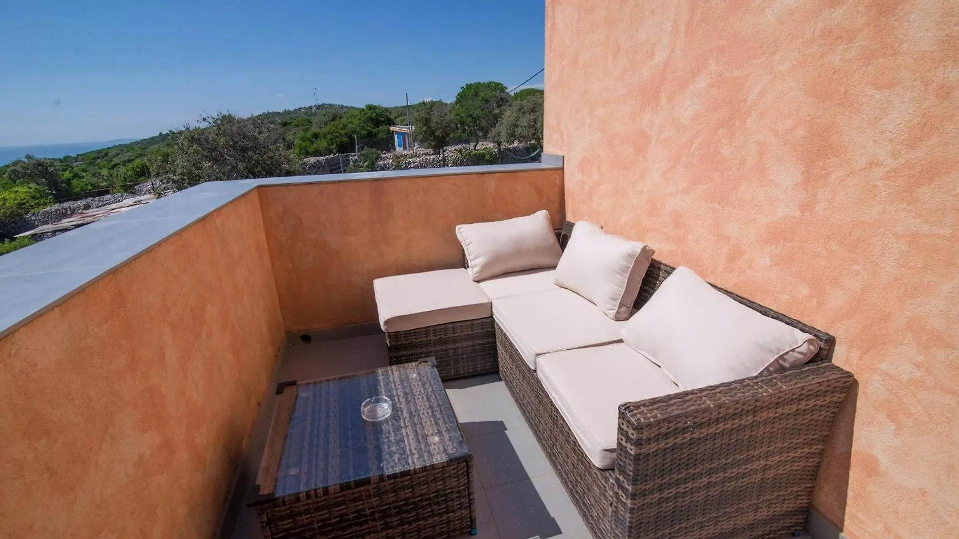 Tia Appartement Mit Meerblick Veli Losinj Apartment