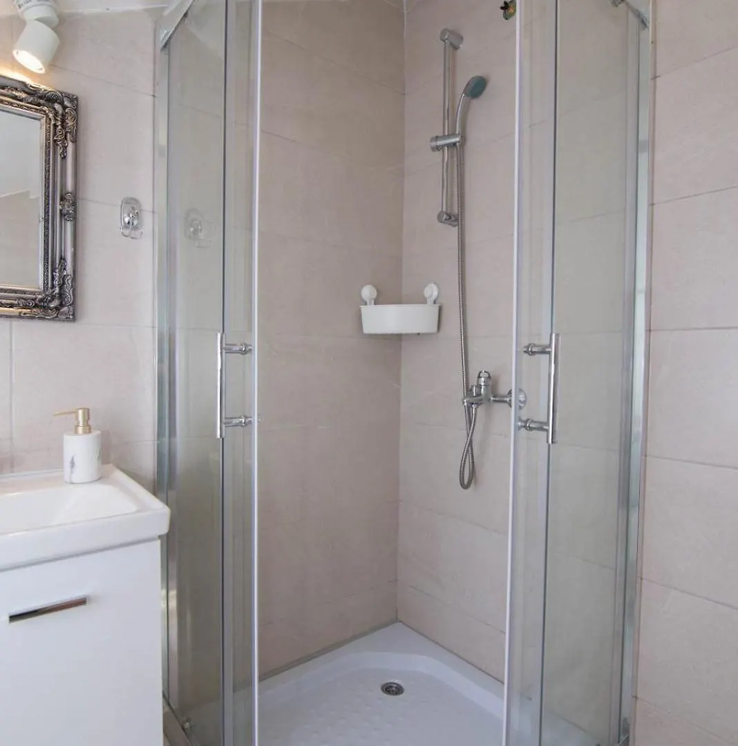 Tia Appartement Mit Meerblick Veli Losinj