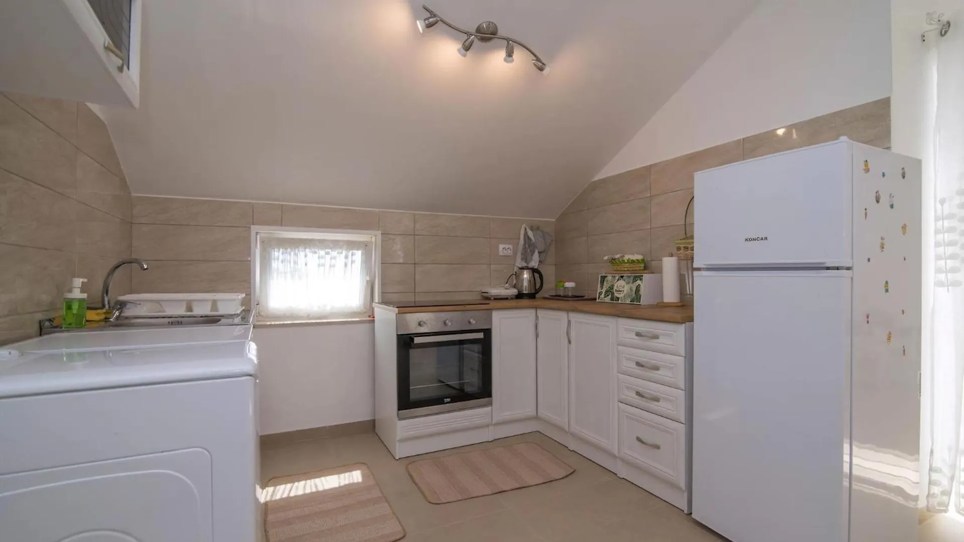Apartment Tia Appartement Mit Meerblick Veli Losinj Croatia